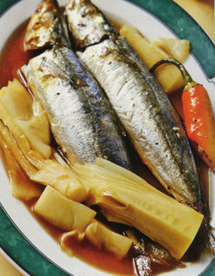 Cá Nục Kho Măng                                                                                                                                       