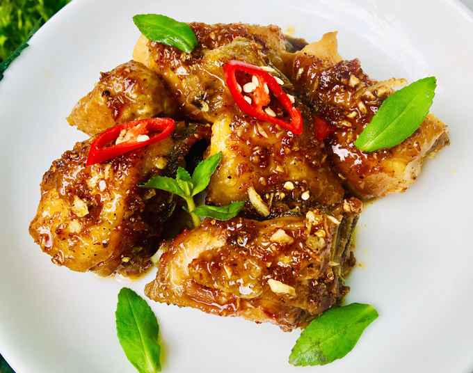 Gà Chiên Nước Mắm Tỏi                                                                                                                                 