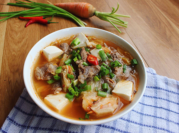 Canh Kim Chi Thịt Bò Cay                                                                                                                              