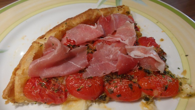 Bánh Tarte Mặn Cà Bi Và Fromage Mozzarella ( Phó Mát Ý)                                                                                               