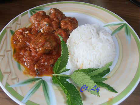 Bò Viên Sốt Cà Chua                                                                                                                                   