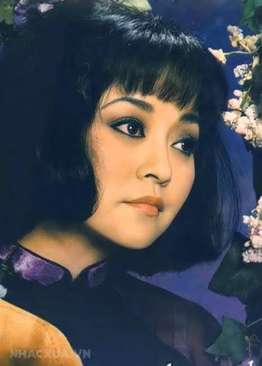Gác Nhỏ Đêm Xuân