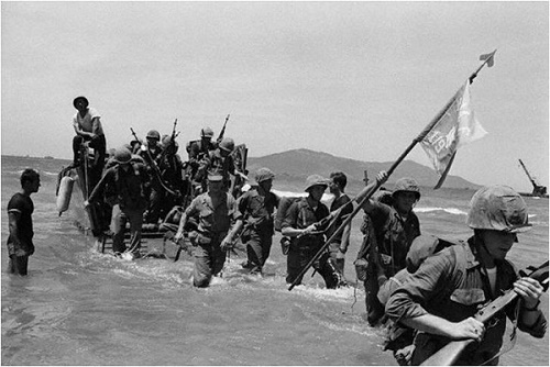 1965_Marines_Arrive_at_Da_Nang