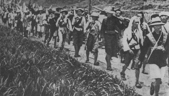 Vạn l&yacute; Trường Chinh