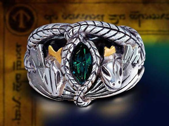 http://images1.wikia.nocookie.net/__cb20120409231419/lotr/images/3/38/Aragorn5.jpg