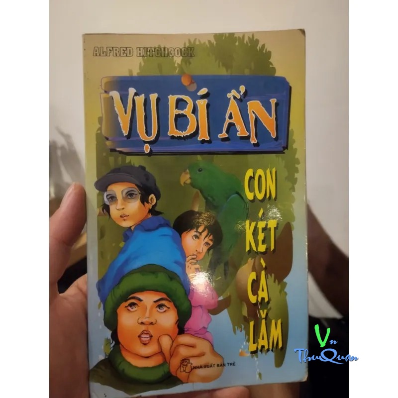 Vụ bí ẩn con két cà lăm